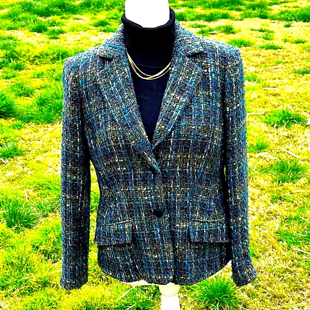 Madelaine brand multicolor, tweed blazer, size medium.